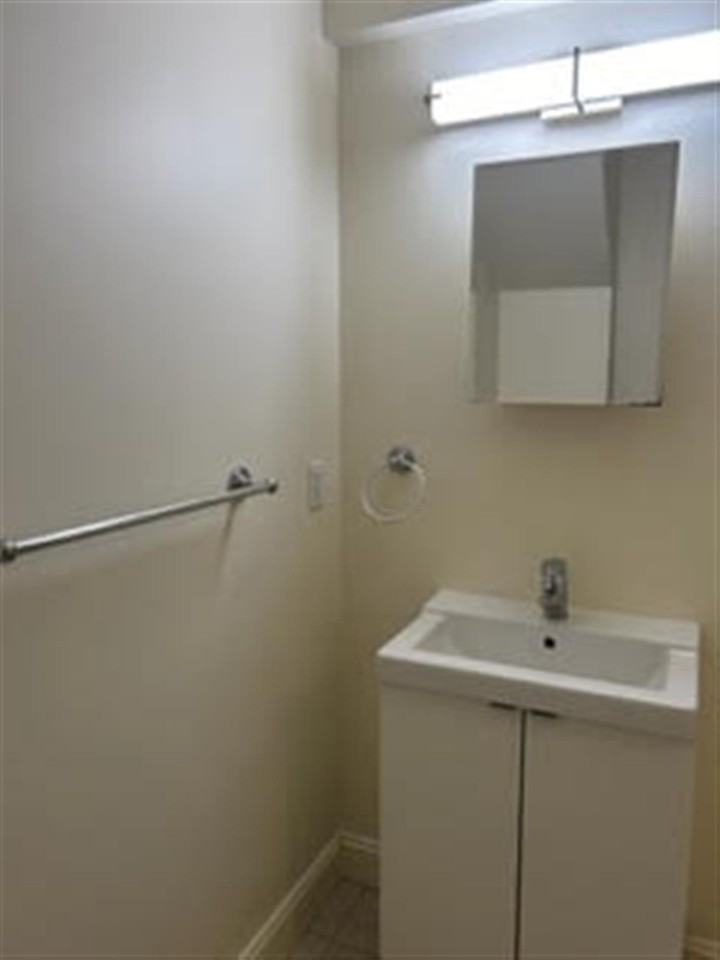 227 Albion St #2 - Photo 4 of 7