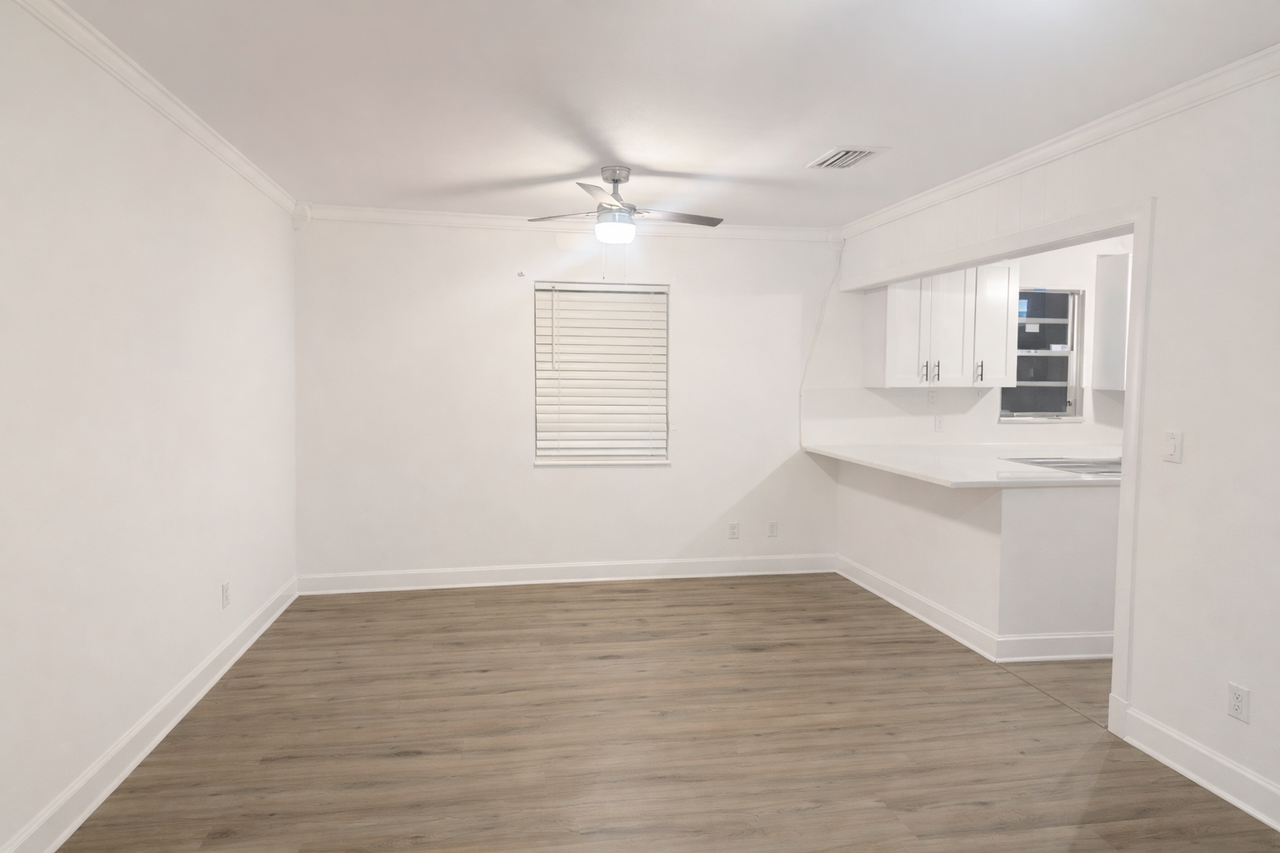 1110 N Sapodilla Ave #NA - Photo 3 of 8