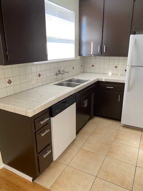 4960 Kester Ave #1 - Photo 5 of 10