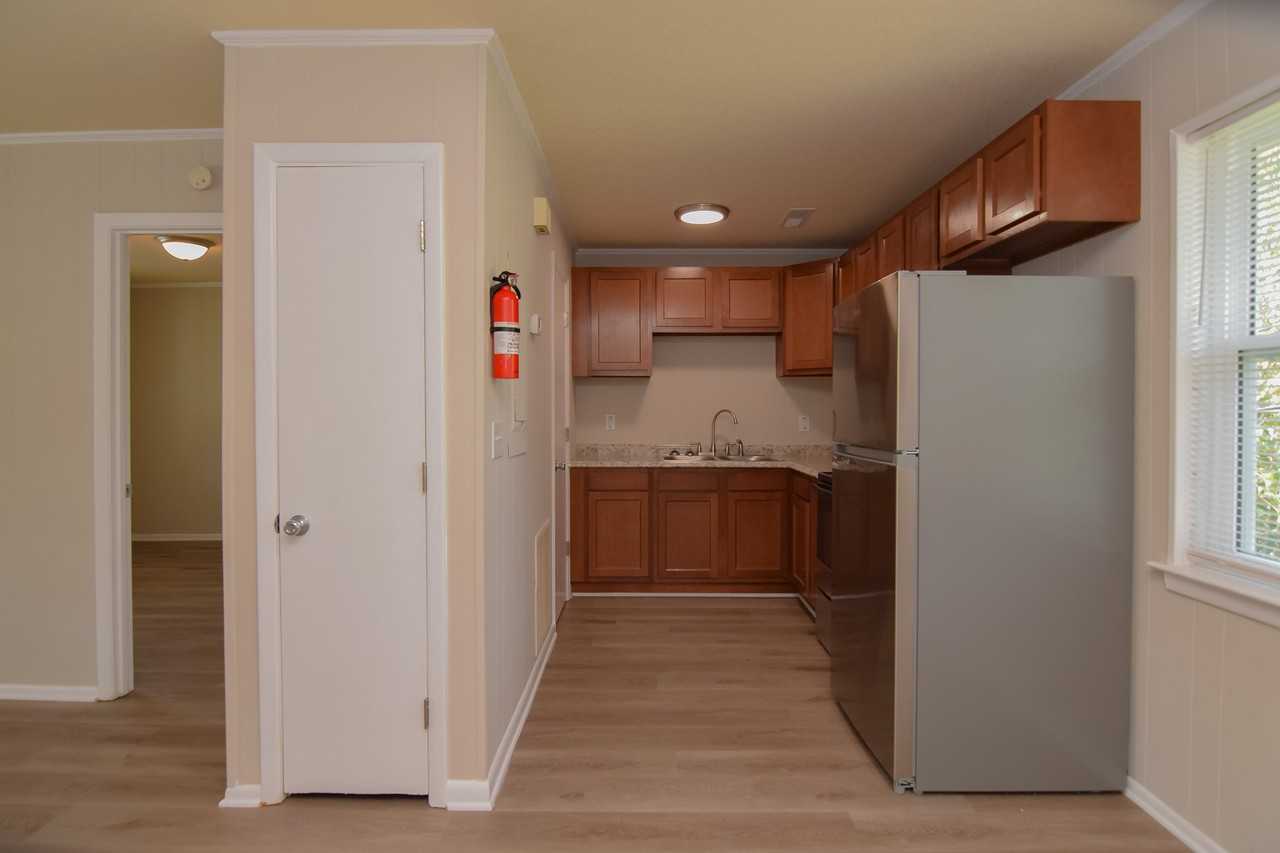 1731 W Avalon Cir #D - Photo 4 of 6