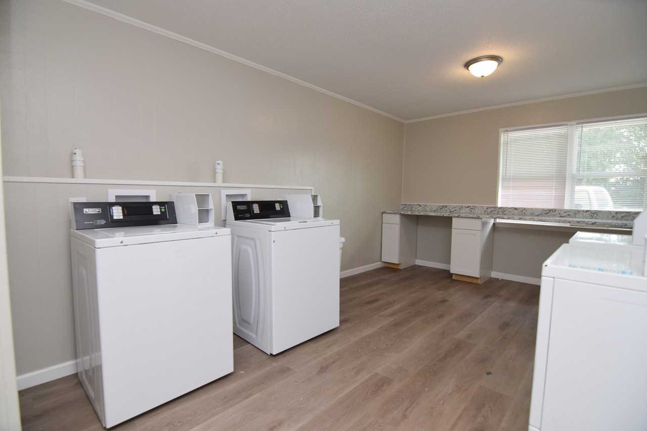 1731 W Avalon Cir #D - Photo 6 of 6