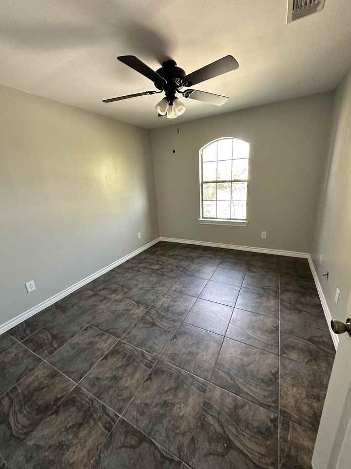 158 Valencia Dr #NA - Photo 3 of 10