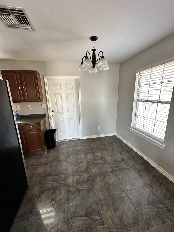 158 Valencia Dr #NA - Photo 6 of 10