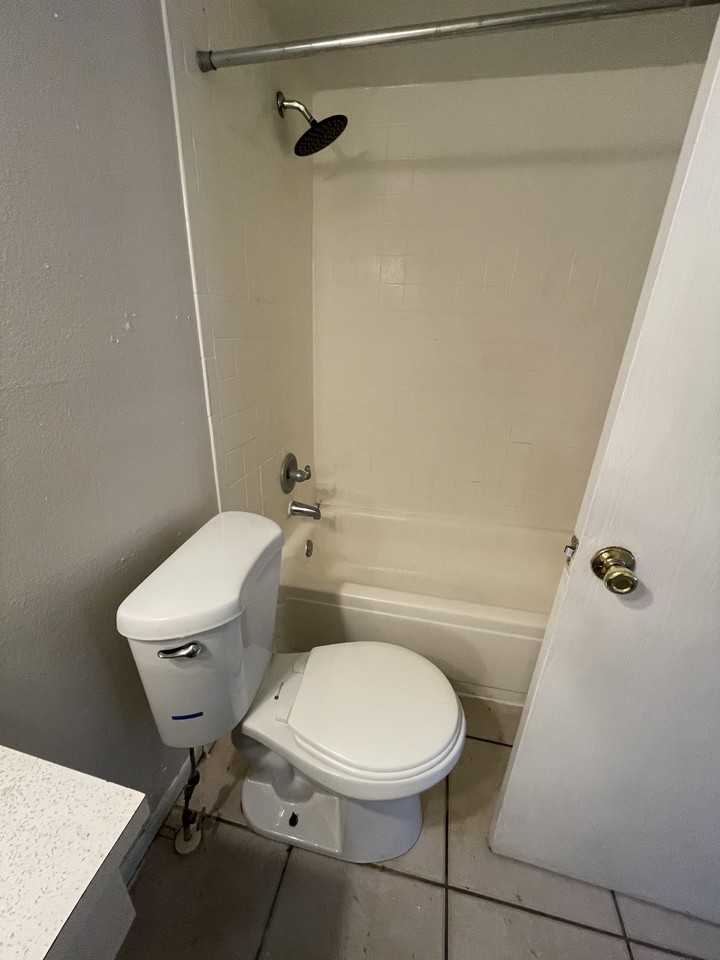 1446 Holden Ave #D - Photo 6 of 9