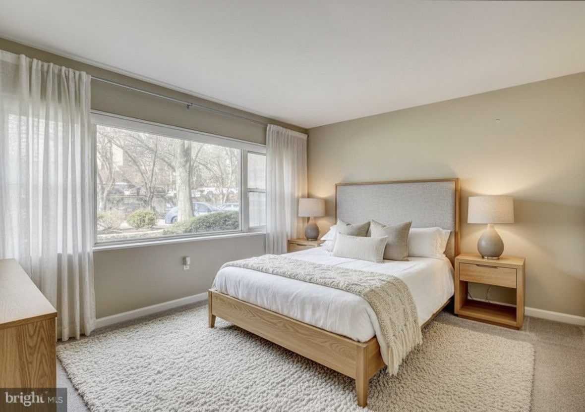 9 Canterbury Sq #201 - Photo 3 of 7