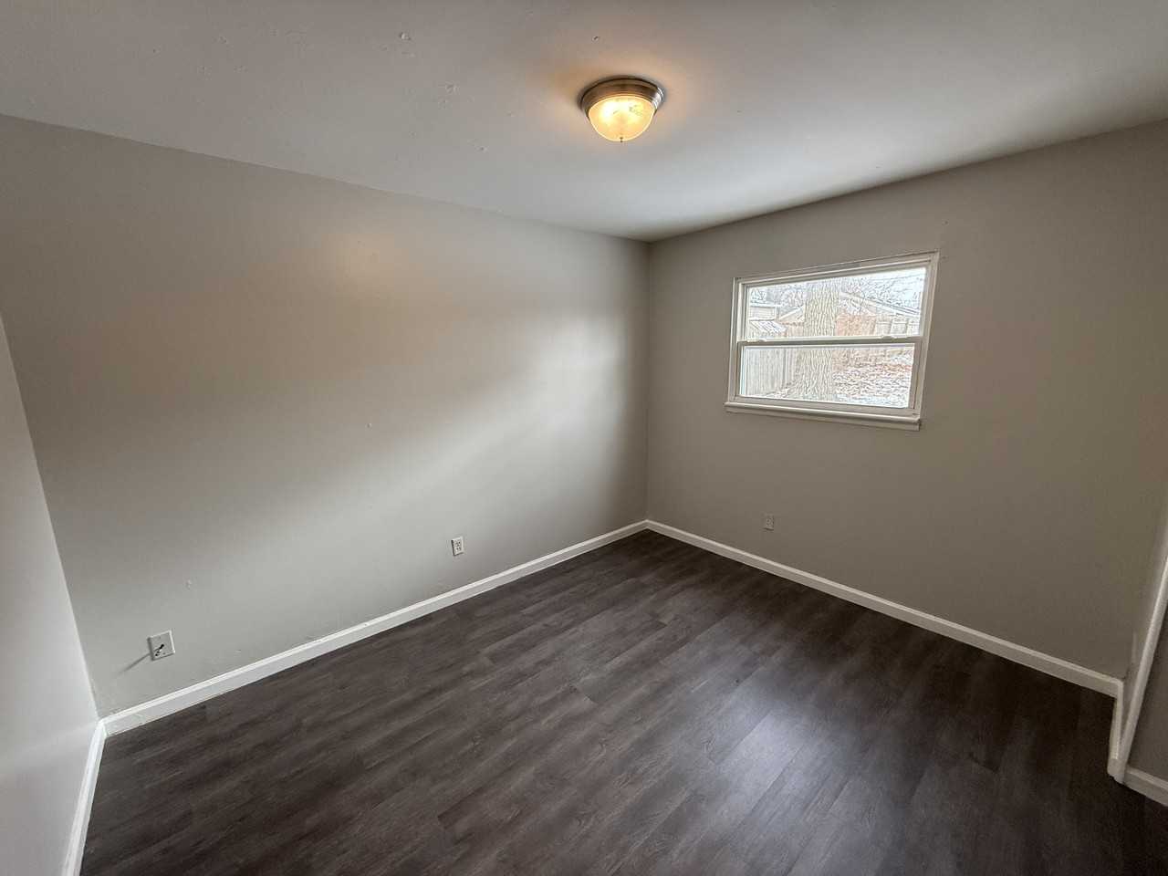 764 Parkwood Ave #NA - Photo 7 of 10