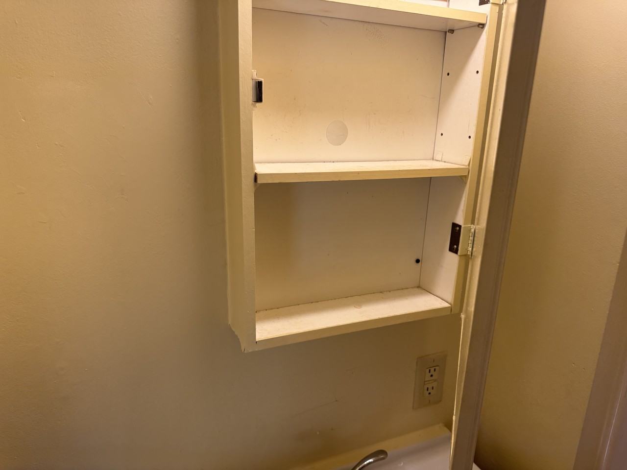 303 E Elm St #NA - Photo 5 of 8