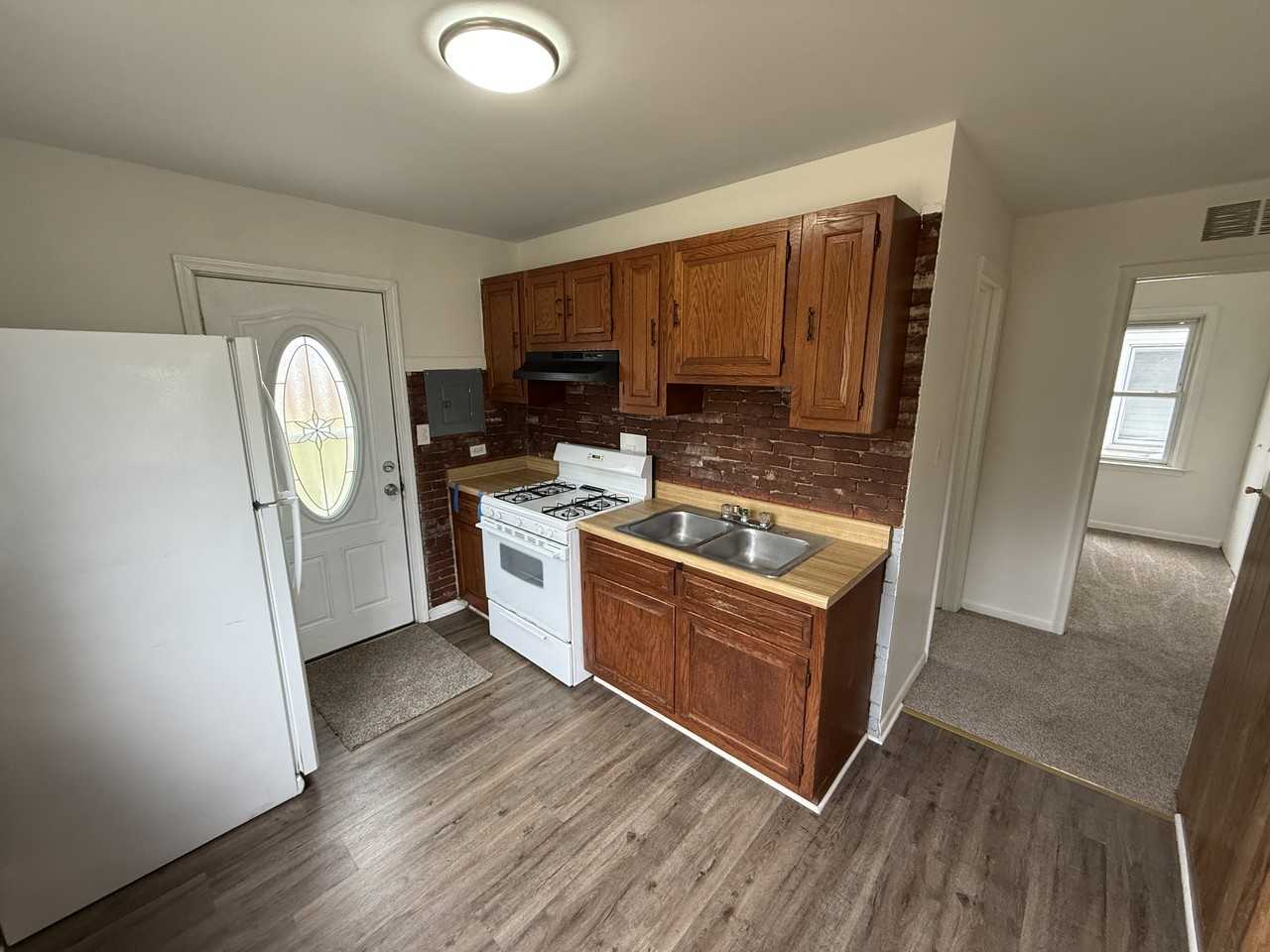 22764 Oaklane St #NA - Photo 3 of 10