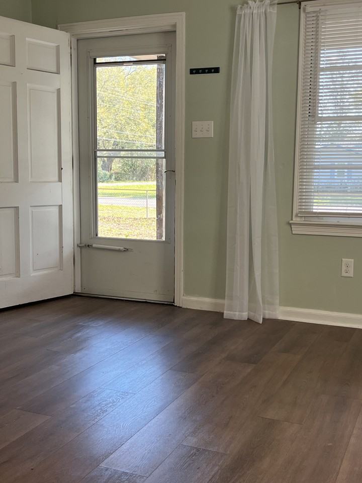 1605 Mcmillan Ave #NA - Photo 2 of 25