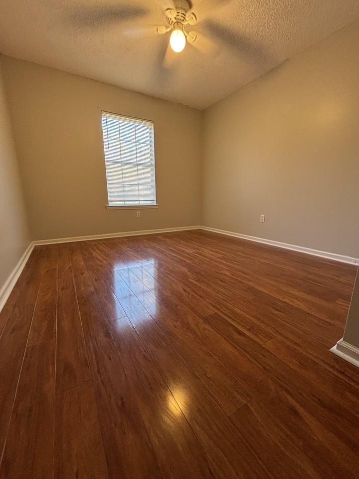 5 Saint Ives Pl #NA - Photo 6 of 14