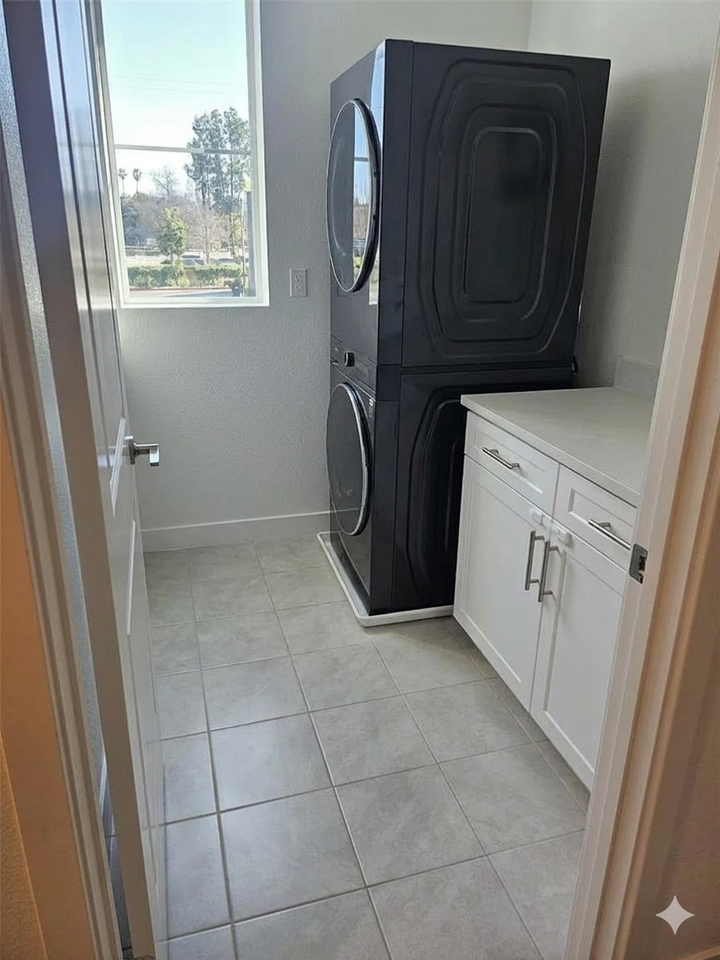 11737 Florence Ave #6 - Photo 6 of 7