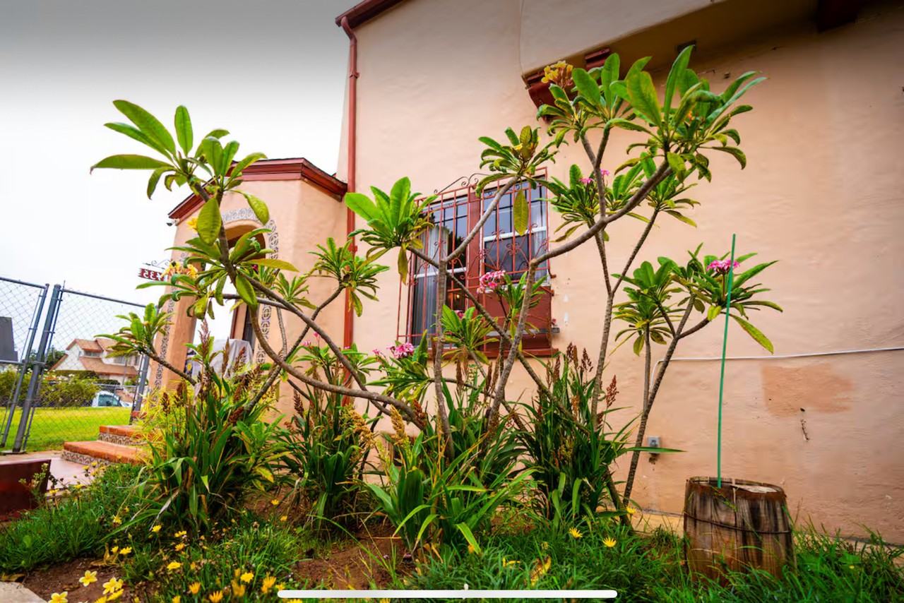 435 E St #NA - Photo 7 of 19