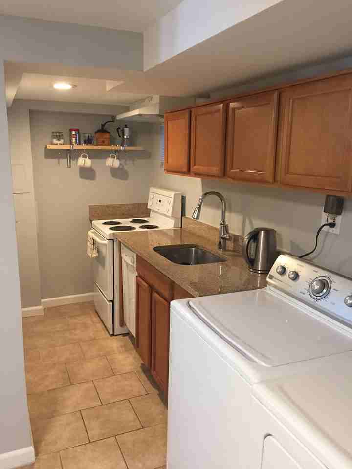 602 Columbia Rd Nw #BS - Photo 5 of 9