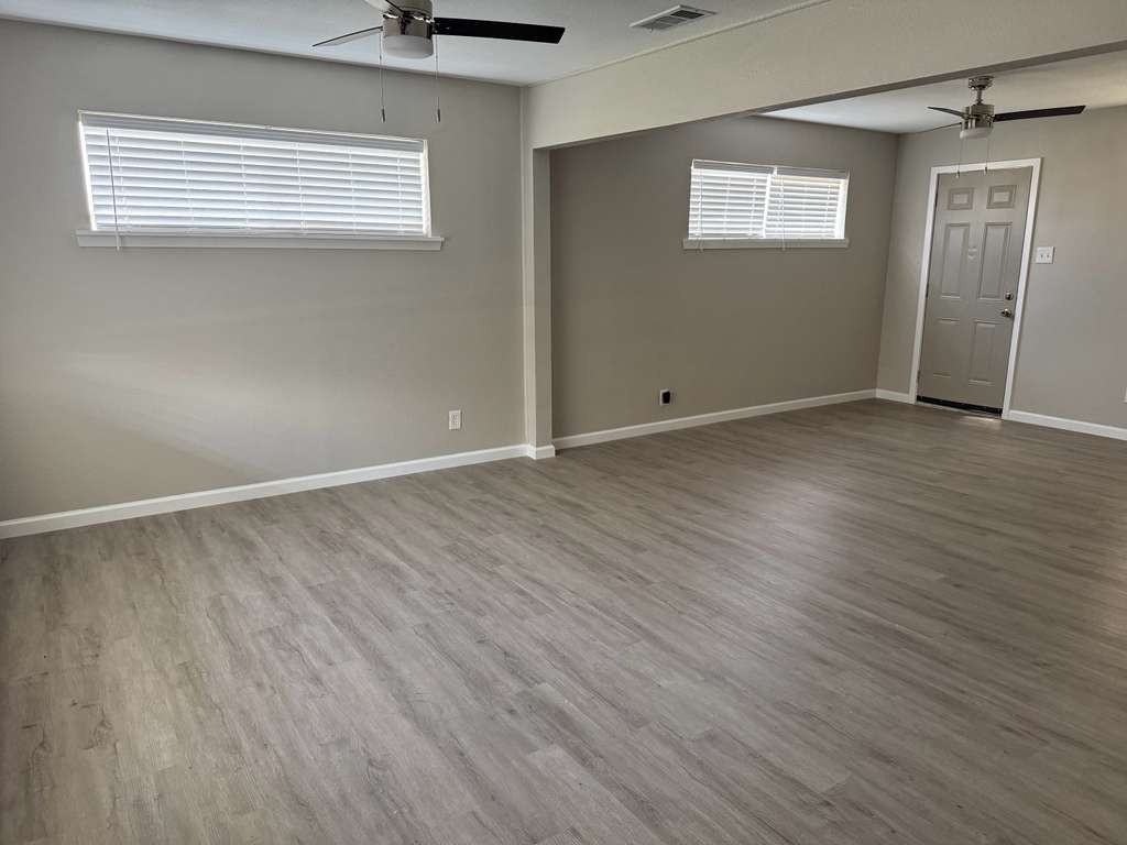 325 Allenwood Dr #NA - Photo 4 of 16