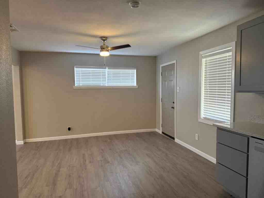 325 Allenwood Dr #NA - Photo 5 of 16