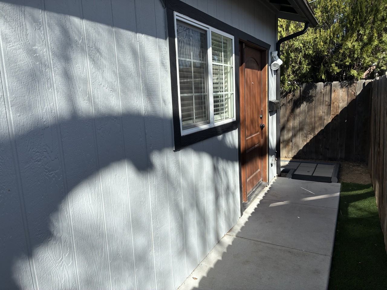 1012 Russell Way #NA - Photo 6 of 6