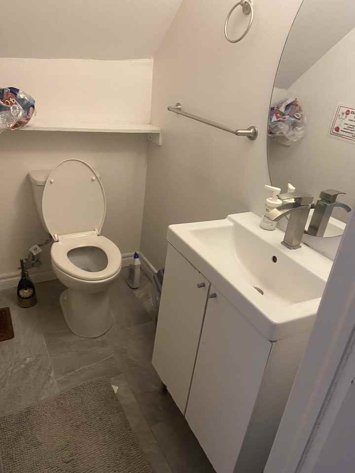 532 Bathurst Street - Photo 2 of 15