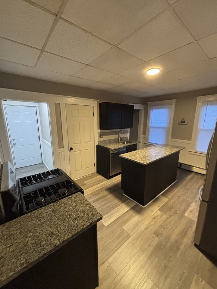 154 Daly Ave #NA - Photo 2 of 9