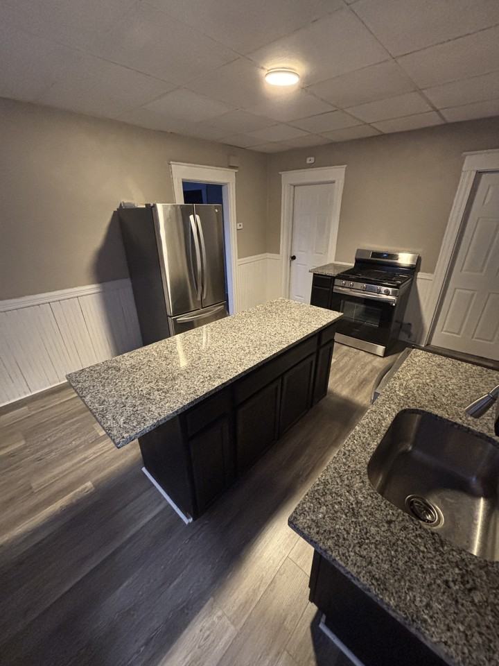 154 Daly Ave #NA - Photo 3 of 9