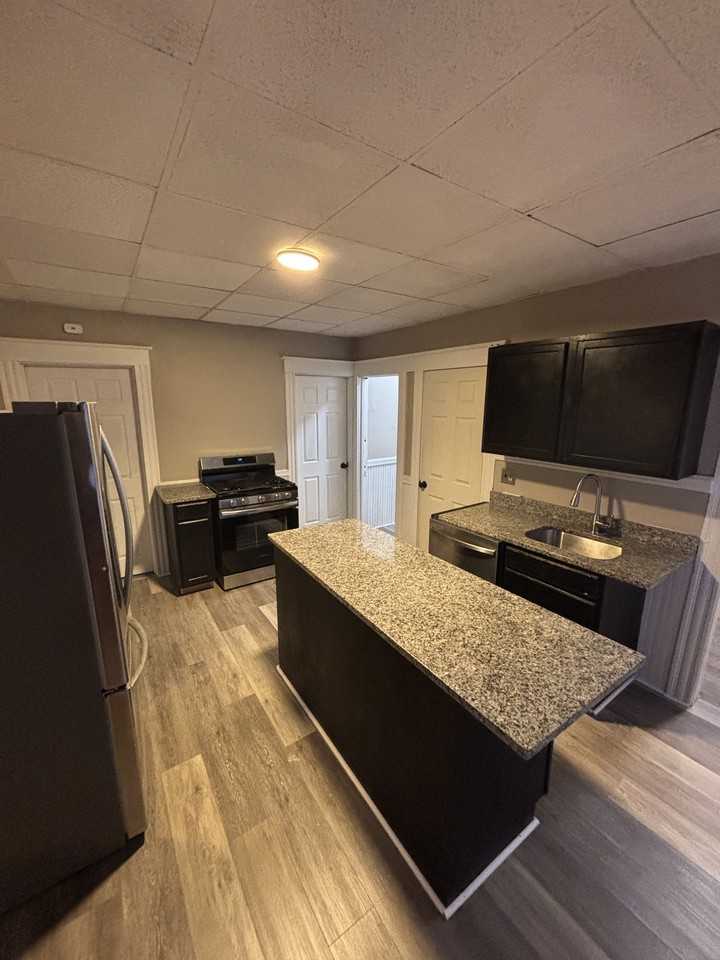 154 Daly Ave #NA - Photo 4 of 9