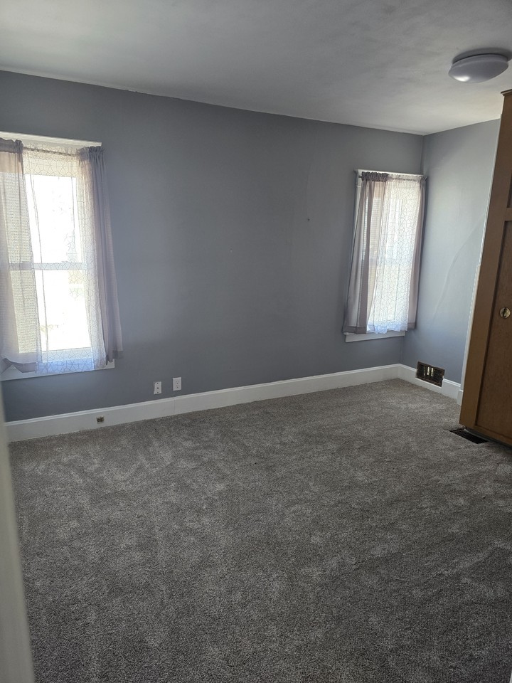 6517 27th Ave - Photo 3 of 8