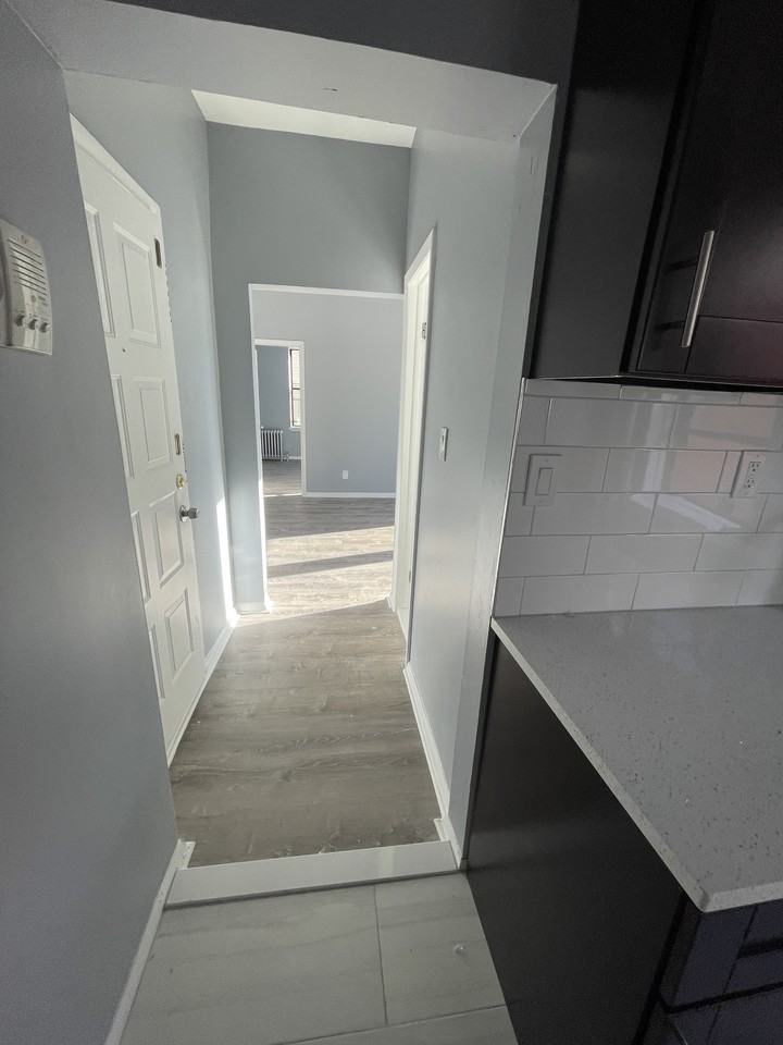 143 Duncan Ave #8 - Photo 2 of 7