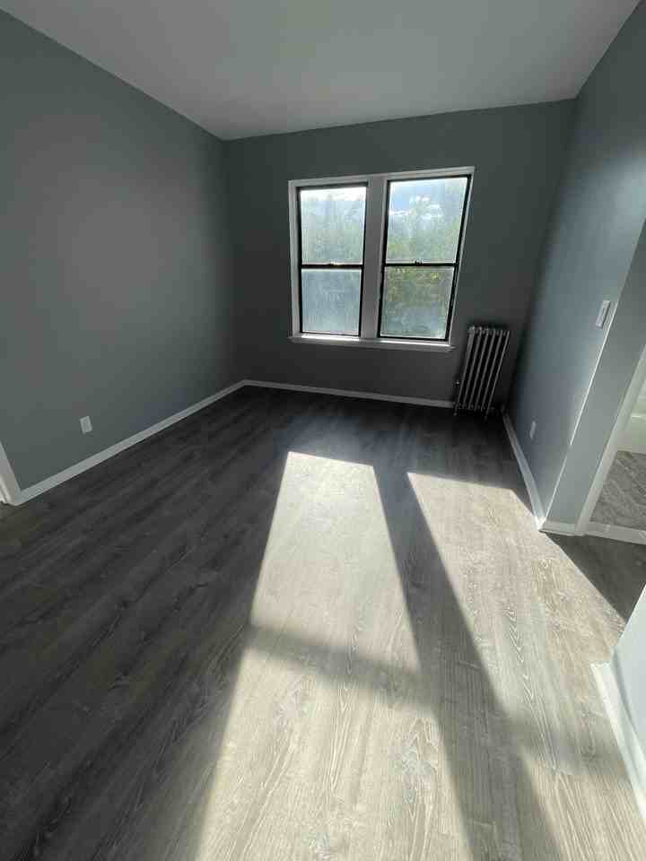 143 Duncan Ave #8 - Photo 3 of 7