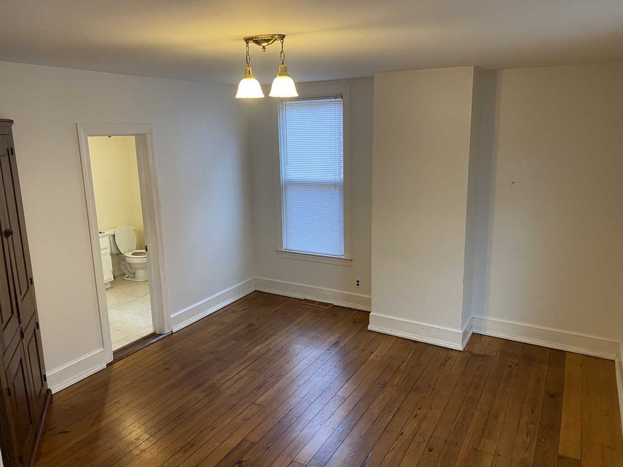 205 N Spring St #B - Photo 4 of 19