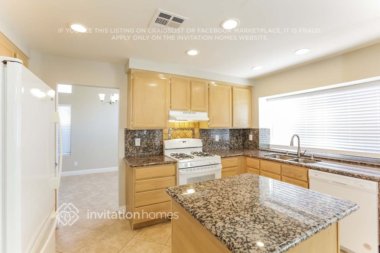 8317 Tide Pool Dr - Photo 6 of 16