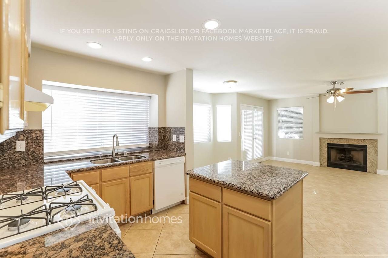 8317 Tide Pool Dr - Photo 7 of 16