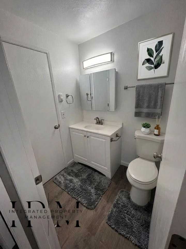 The Abbey - Photo 4 of 12