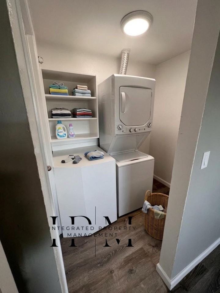 The Abbey - Photo 5 of 12