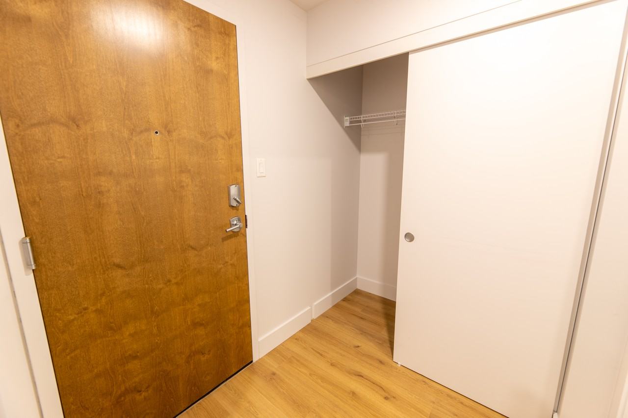 1090 Rue De Bleury — photo 2
