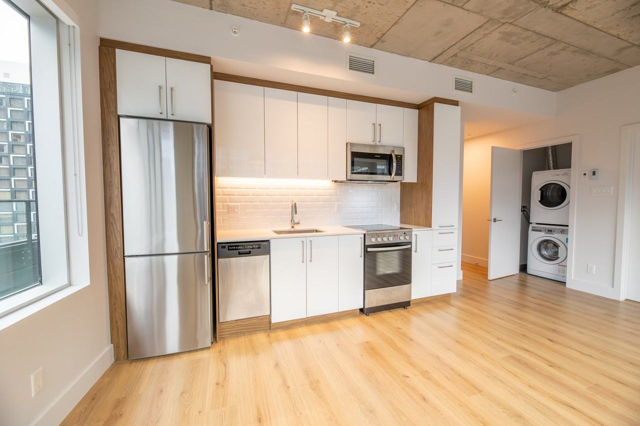 1090 Rue De Bleury — photo 3