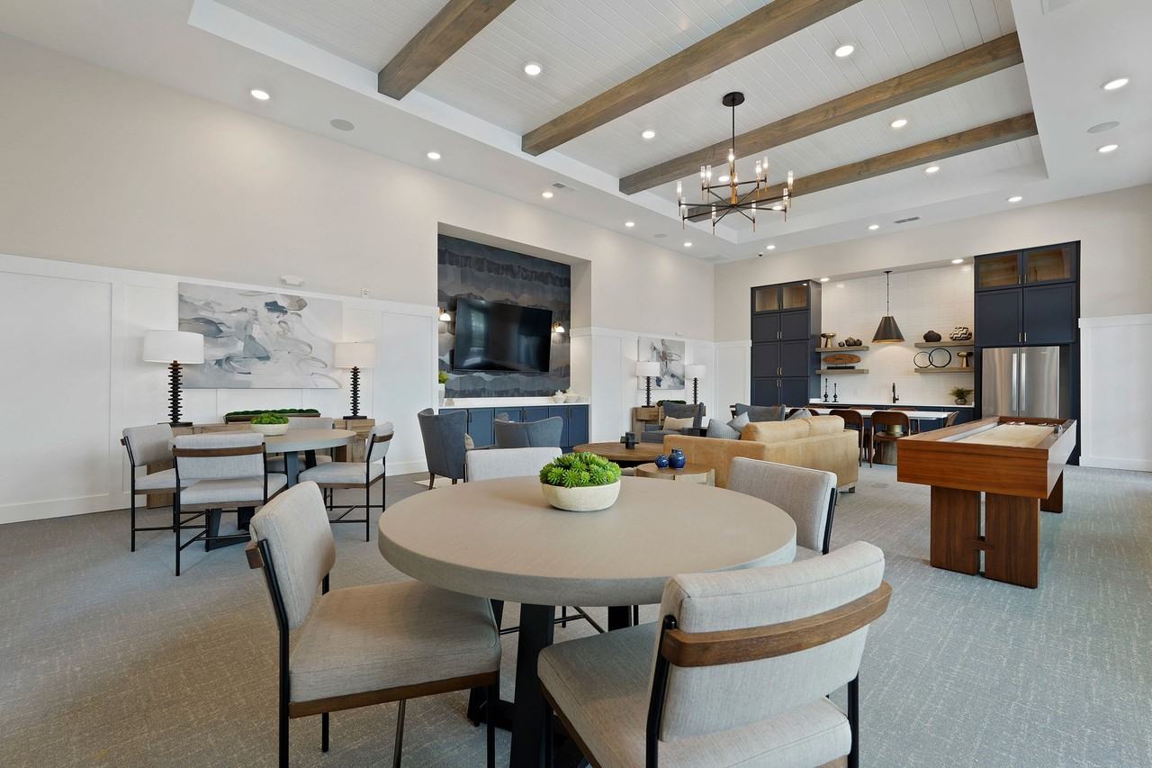 HōM at River Hills - Photo 6 of 42