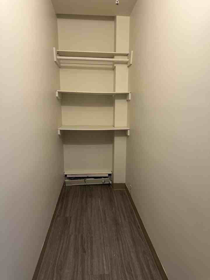 Capital Manor - Photo 6 of 10