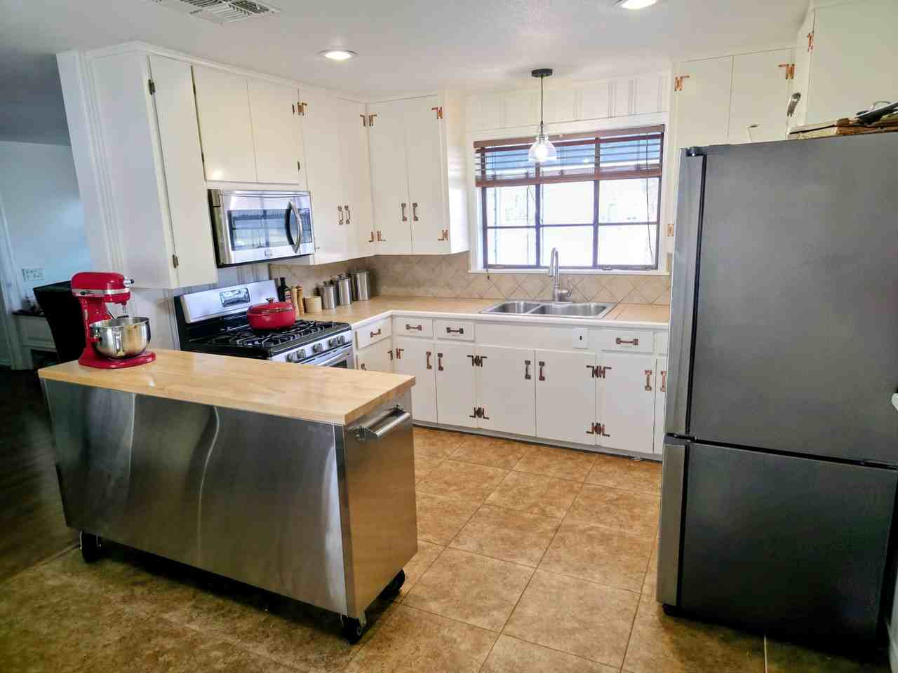 104 Riverside Dr #1 - Photo 4 of 14