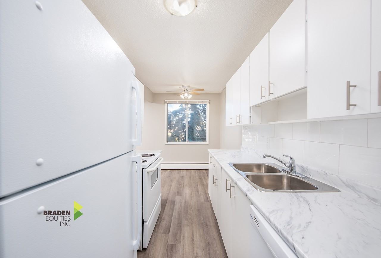 Kelsey Manor - Photo 5 of 33