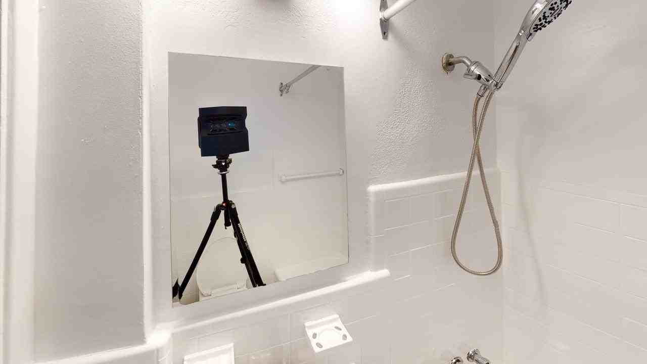 Lorne - Photo 6 of 10