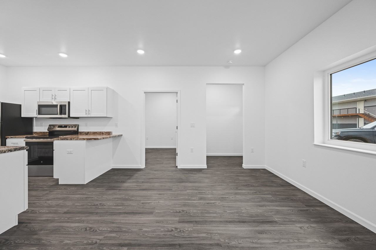 540 N Santa Claus Ln #B - Photo 4 of 16