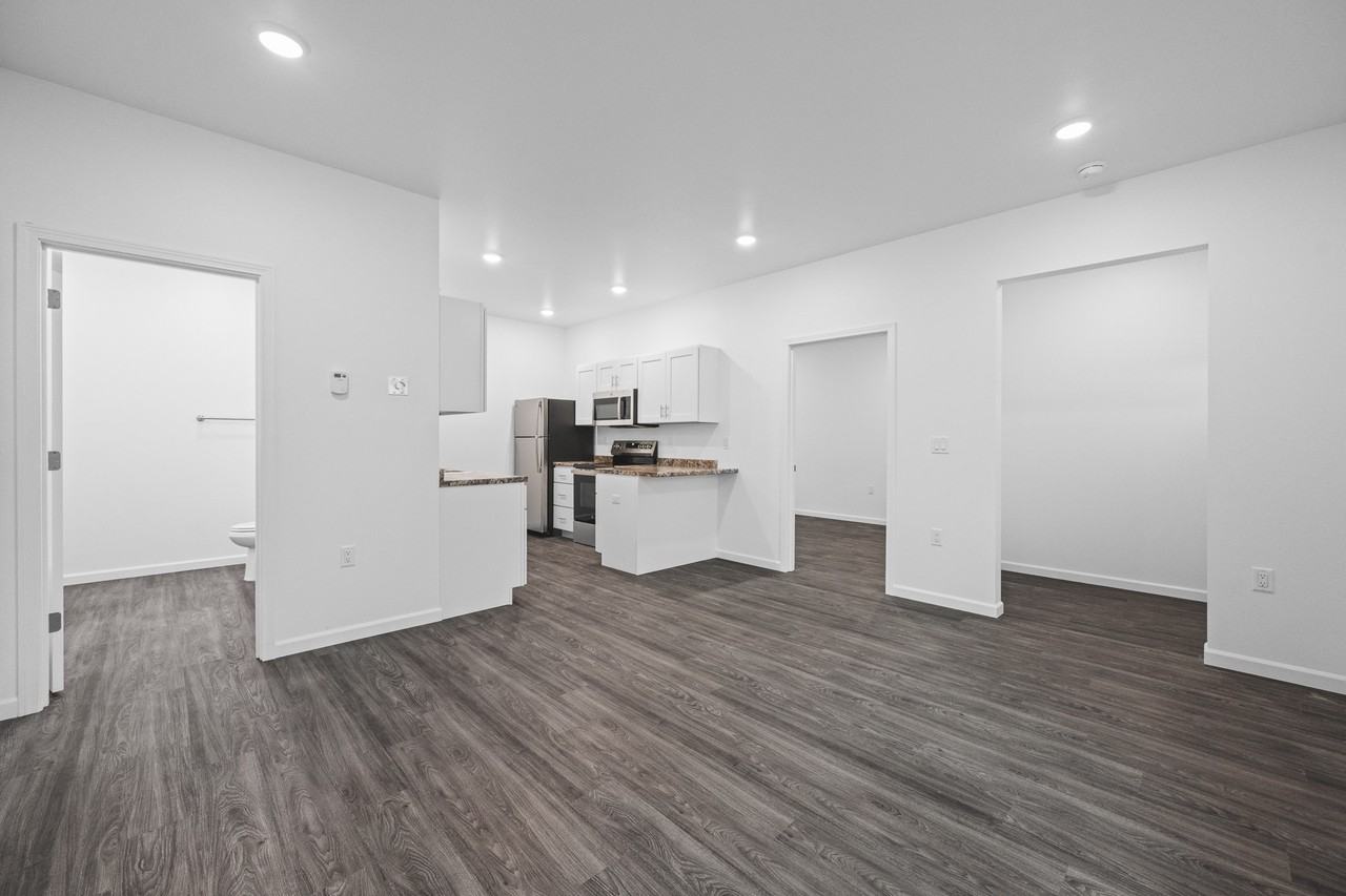 540 N Santa Claus Ln #B - Photo 5 of 16