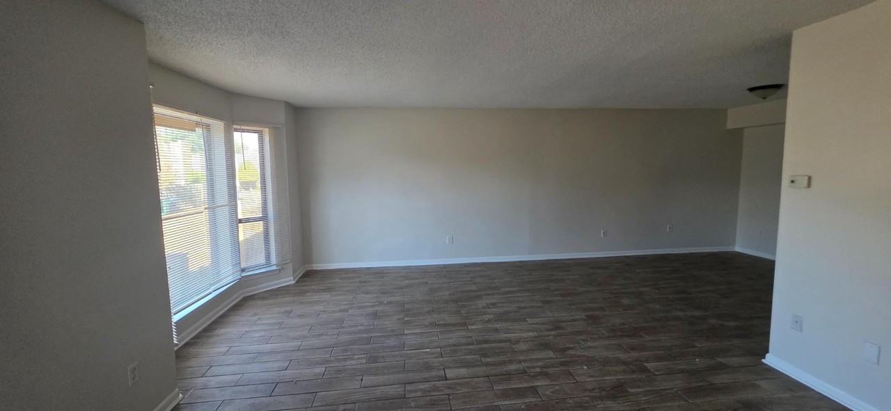 5265 Chatfield Dr - Photo 5 of 20