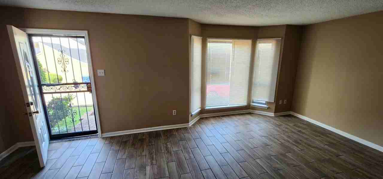 5265 Chatfield Dr - Photo 6 of 20