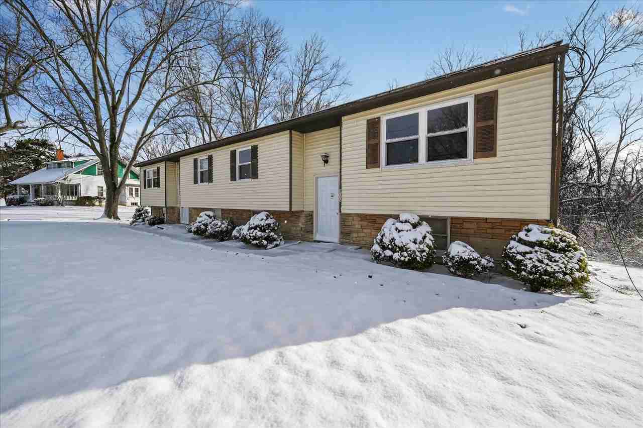 1256 N Main St - Photo 4 of 20