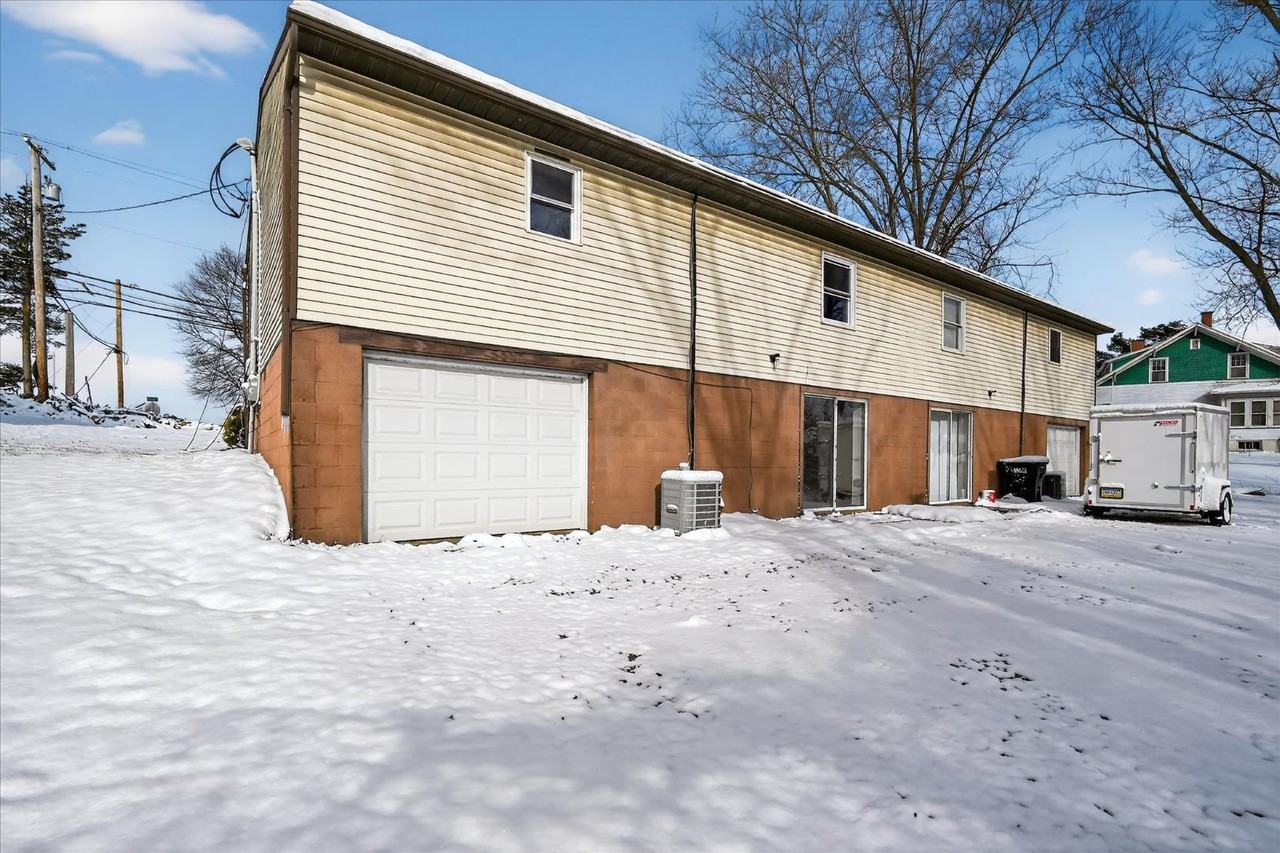 1256 N Main St - Photo 7 of 20