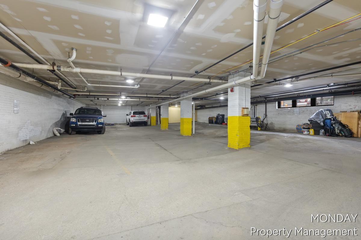 1 Oakes St SW - Photo 6 of 28