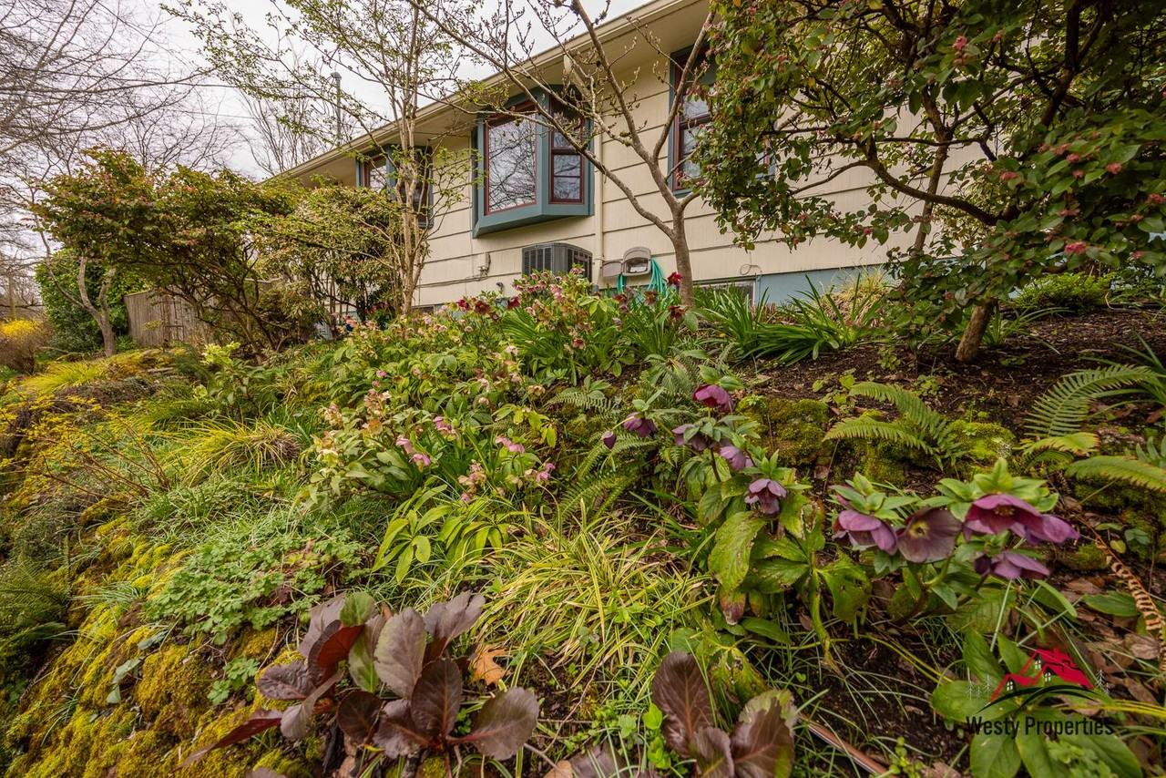 3205 Ne Davis St - Photo 6 of 16