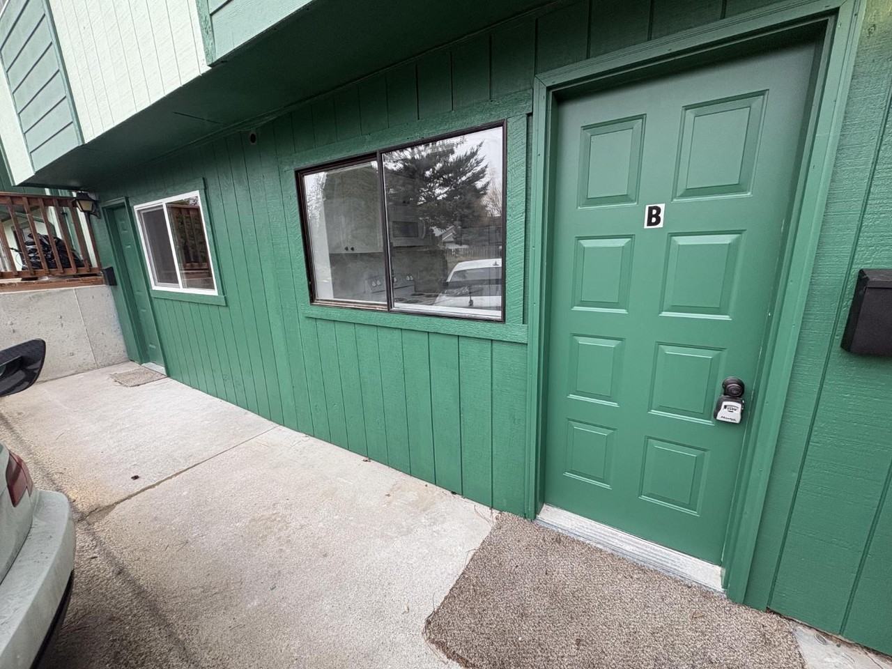 6718 E 11th Ave - Photo 2 of 2