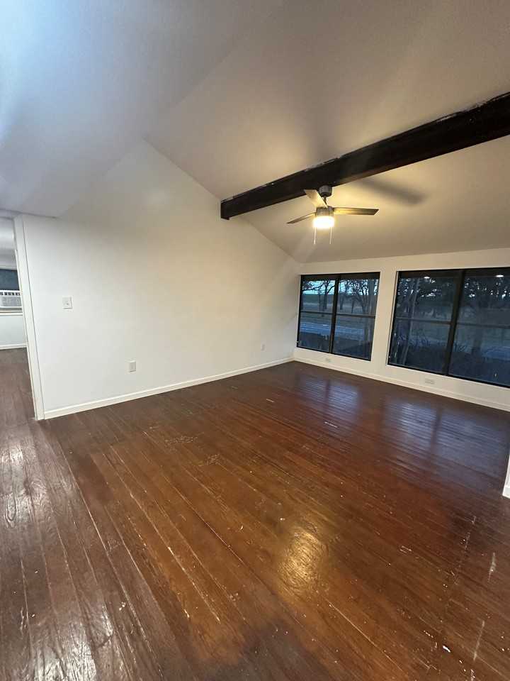 1060 Garden St #1 - Photo 6 of 24