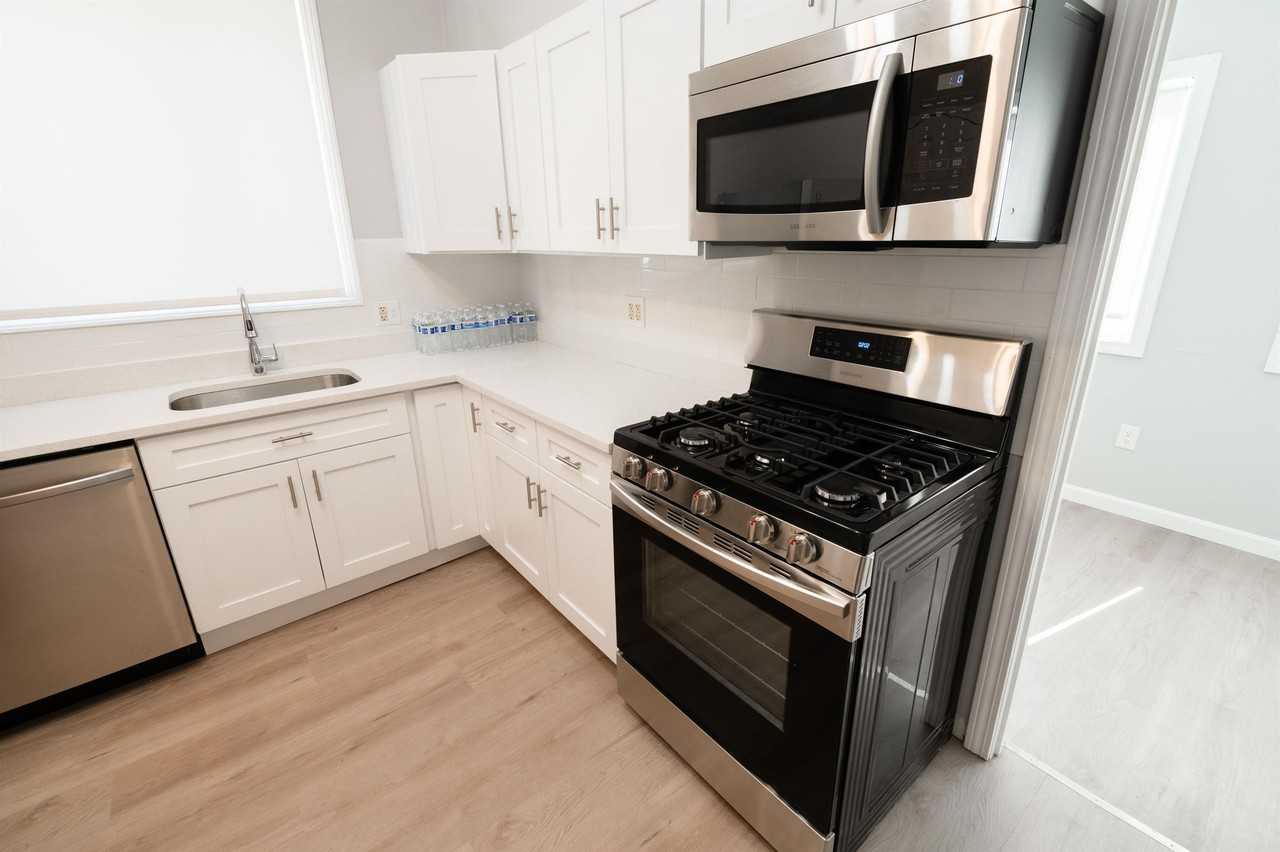 45 Morris St #1 - Photo 3 of 11